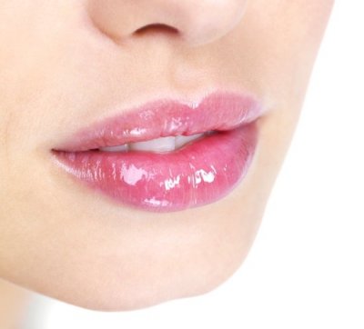 玻尿酸丰唇后自然吗