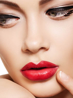 丰唇手术存在哪些副作用，什么是丰唇术，丰唇术术后注意事项，