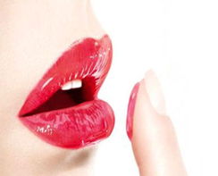 注射丰唇的方法