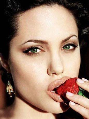 靠“唇”走红的名模 该如何造就性感美唇