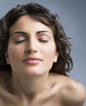 为微整形攒两个月工资 送给老妈一场美丽蜕变