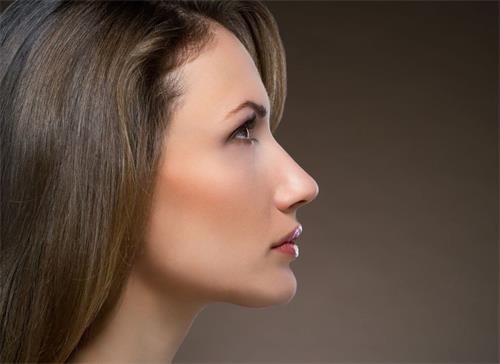 隆下巴注意事项