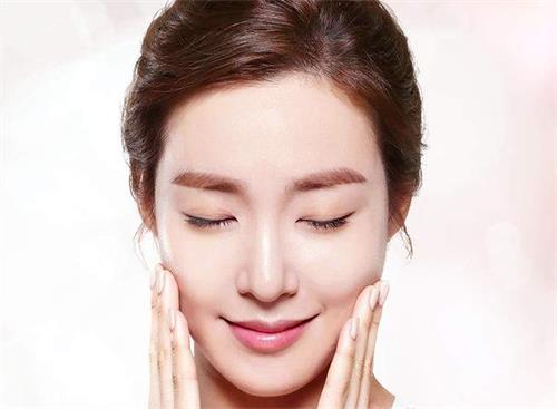 自体脂肪隆下巴手术前后