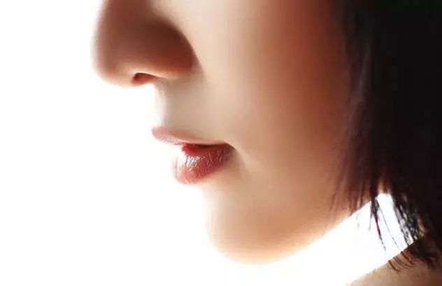 玻尿酸面部填充术，五大优势