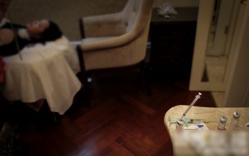 警惕非法行医！女子花3万在宾馆内微整形越整越黑