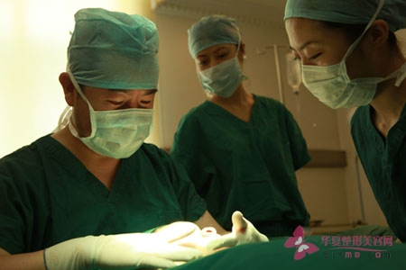 王小民医师谈面部整形*佳指导方案