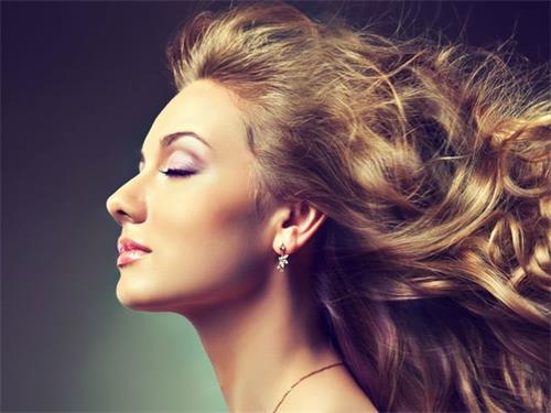 20多岁适合做线雕吗